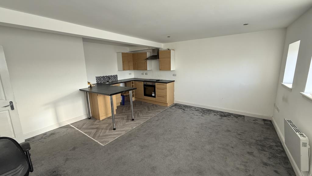 Lot: 112 - FIRST FLOOR PREMISES WITH POTENTIAL - Internal image of accommodation